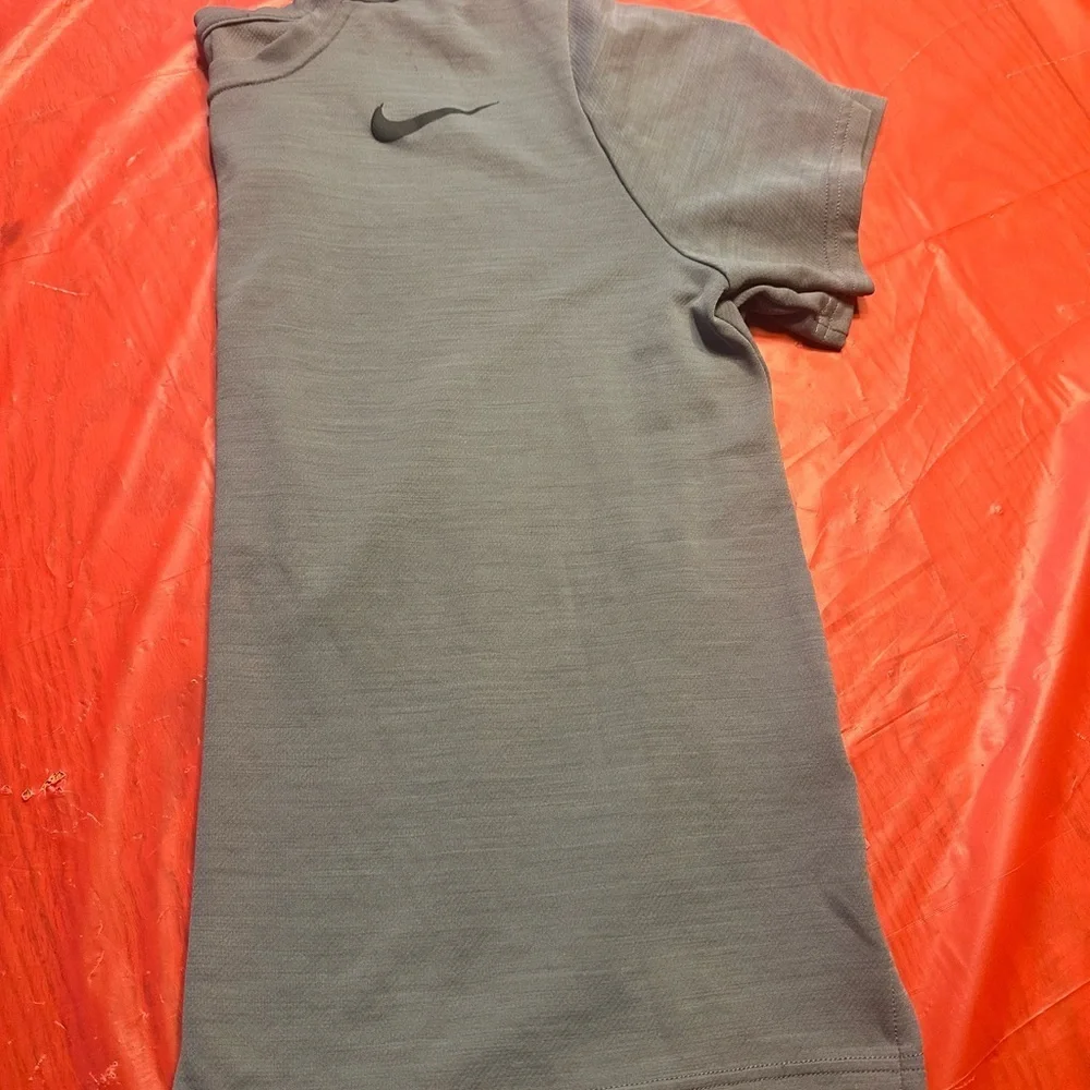 Nike Dri-FIT Heather Gray Tee